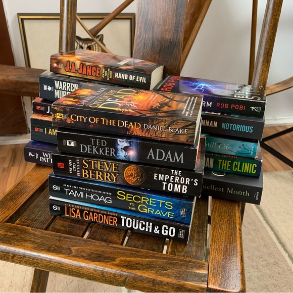 5 Books for $5 📚 Thriller Fiction - Pick any five from these pics! - Picture 1 of 2